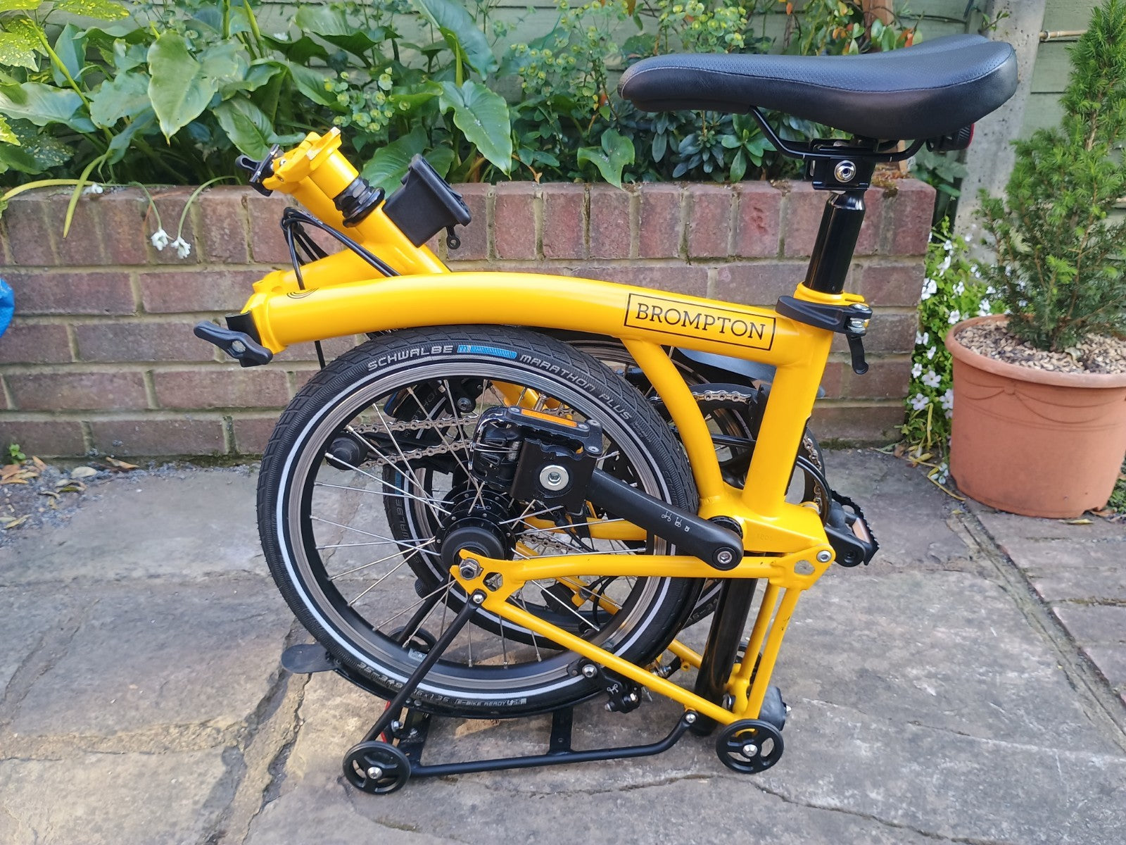Brompton C Line 12-Speed In Bumblebee Yellow with Accessories and box 2025