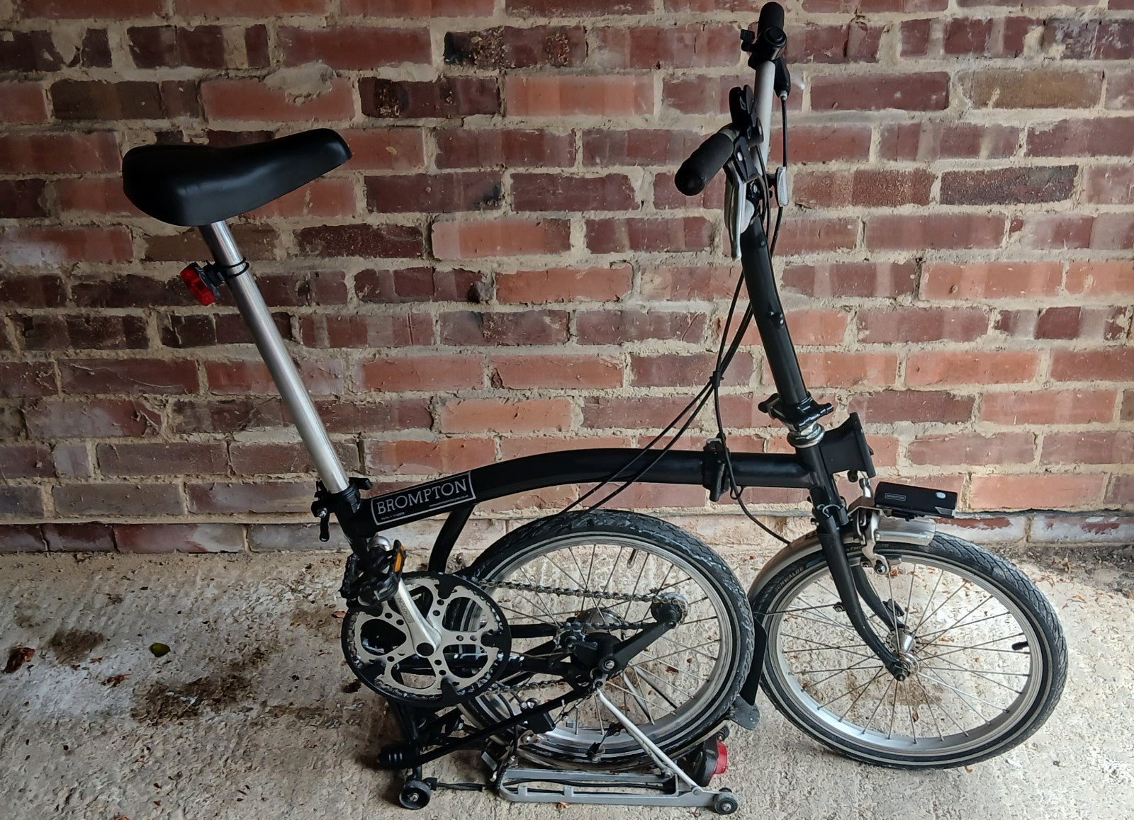 Brompton Folding Bike 16in Black/Silver Mudguards Rear Rack Lights Reflectors