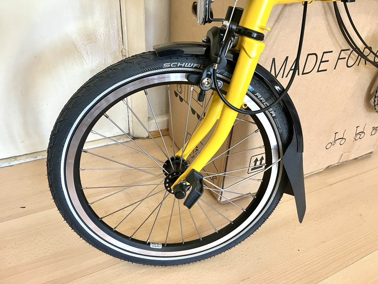 Brompton C Line Explore 6 Speed H Handlebar - Bumblebee Yellow / Black New