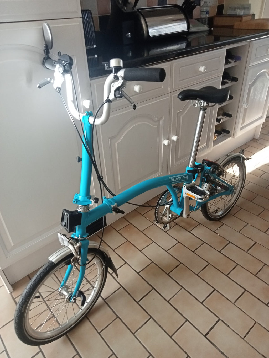 BROMPTON M3L  3 SPEED FOLDING CYCLE HARDLY USED LAGOON BLUE. NEAR MINT CONDITION
