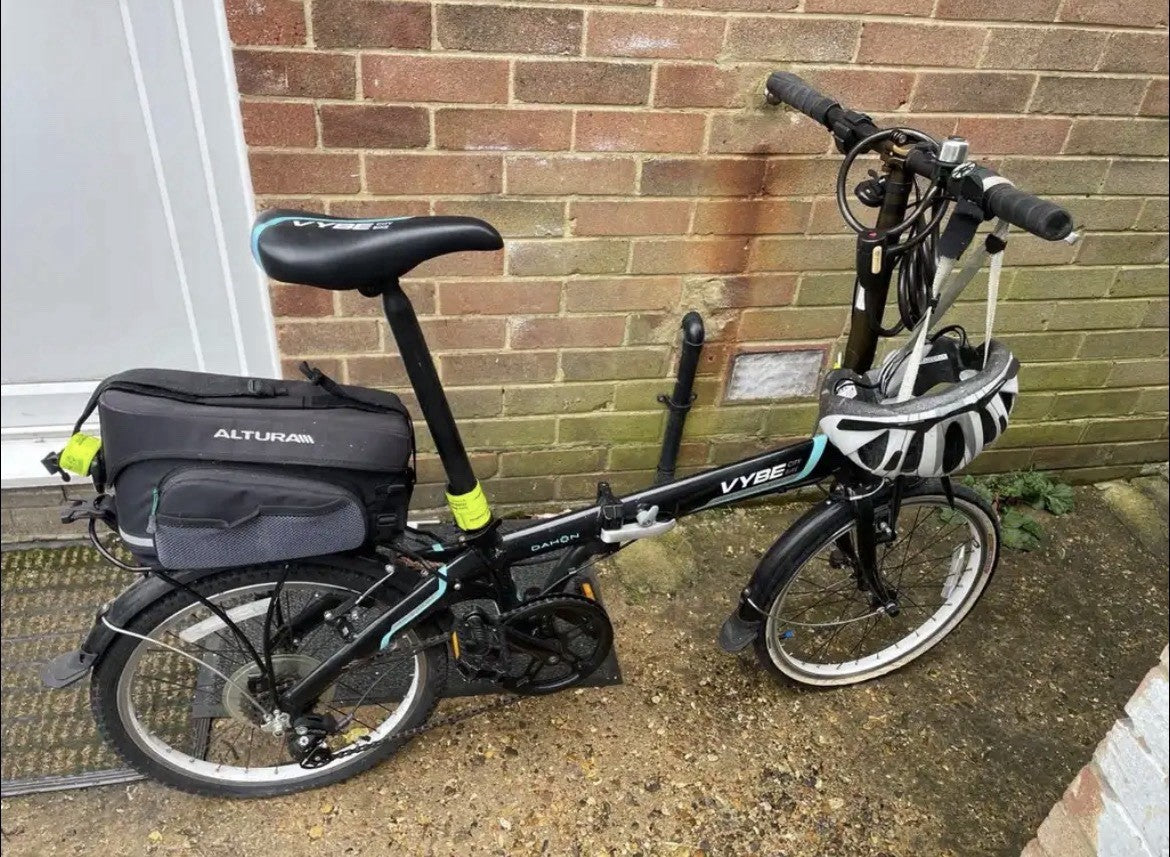 Vybe D7 Folding Bike 20in 7 Speed Aluminium, Foldable Rear Rack Black/Blue