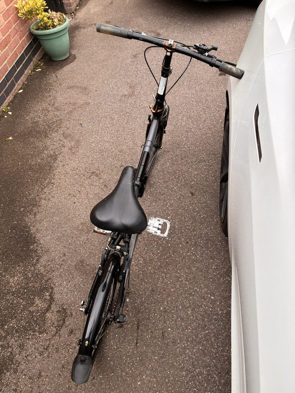 Dahon Vitesse 20 in Folding Bike Black V-Brake Flat Bar Mudguards Adj Seat