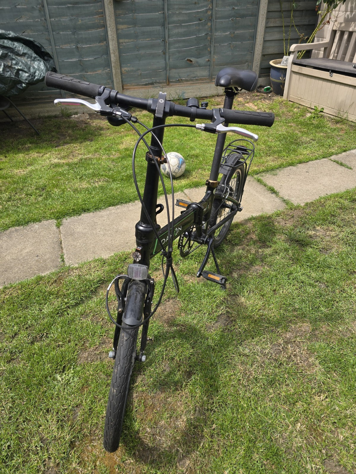 DAHON Vitesse D8 Folding bike, 8 Speed,Black,Rideable, need some minor repairs