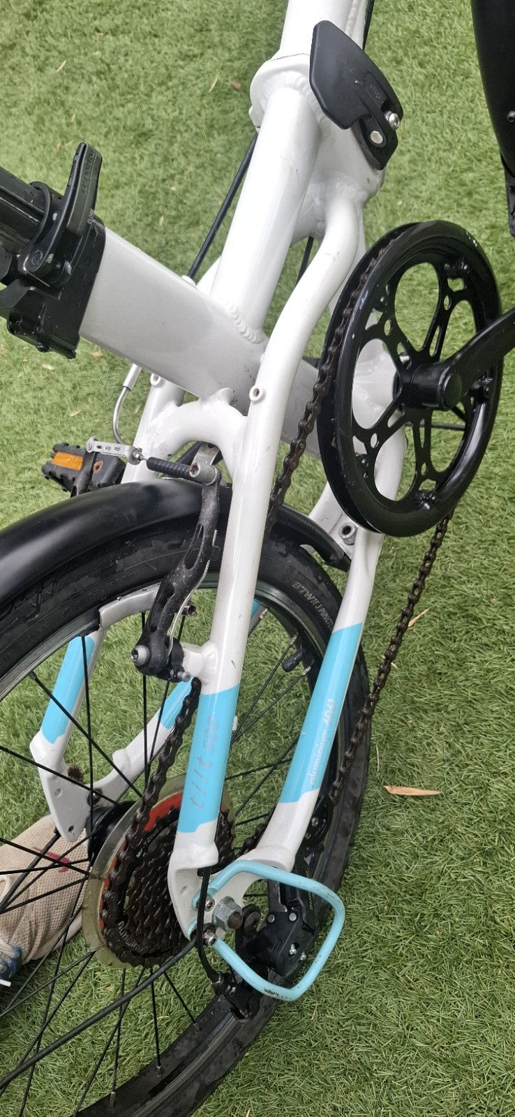 BTwin  Tilt 500 Folding Bike. White And Blue Aluminium Frame commuter bike