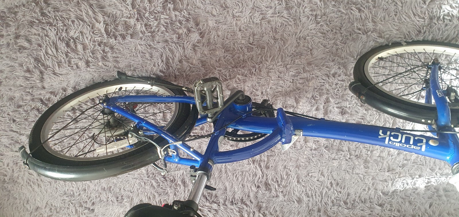 Apollo Tuck 20'' Lightweight Folding Bike 6 Speed