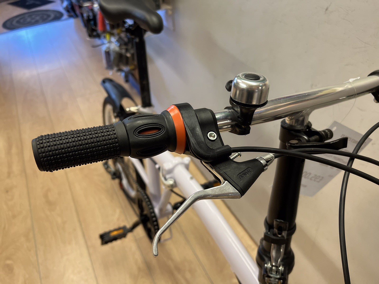 Used Compact Folder 20" Wheel White Small Folding Commute Bike