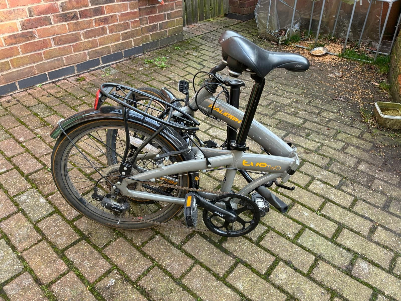 Raleigh Evo 2 Folding Bike; Ideal space saver, good condition