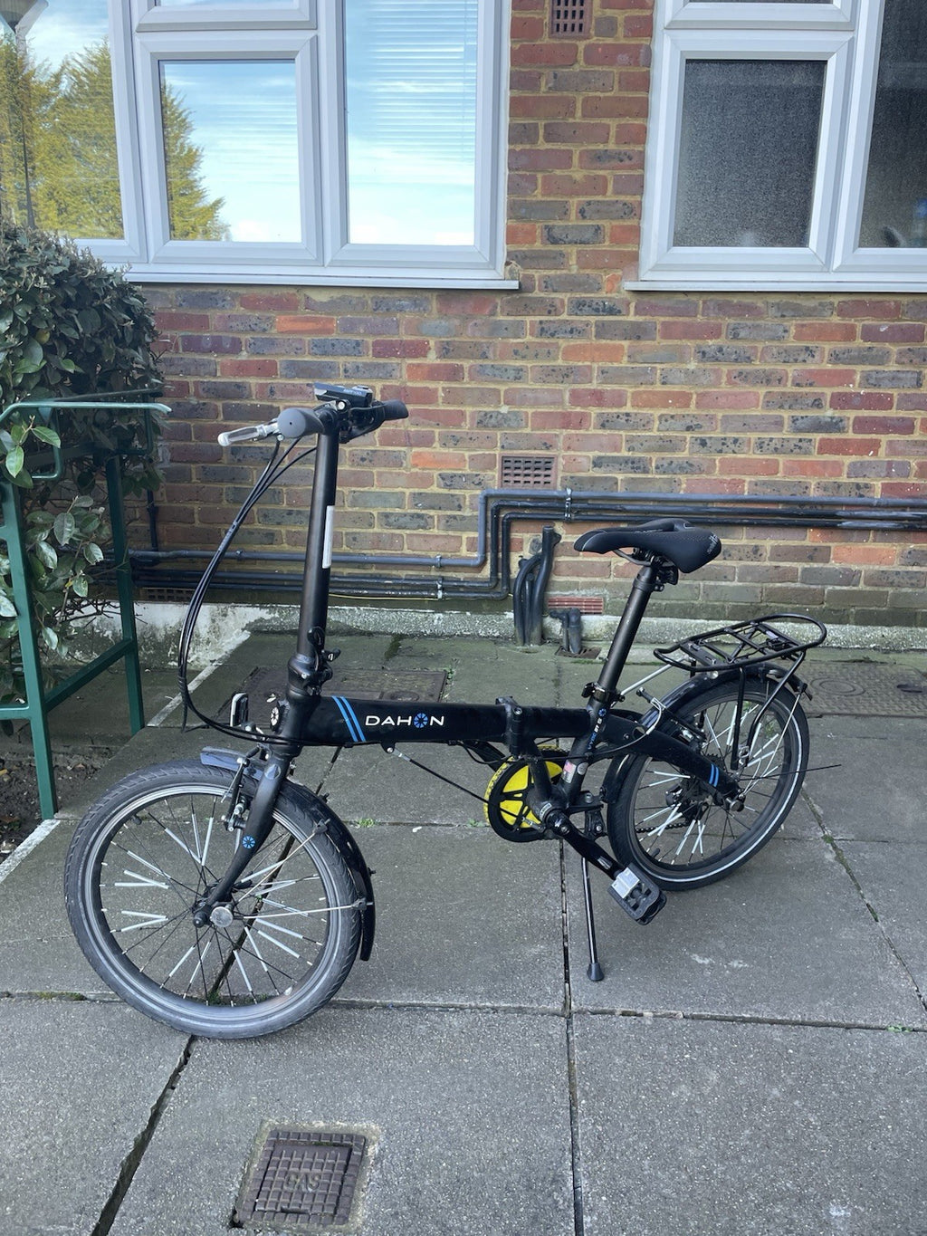 Dahon Vybe D7 Folding Bike Black/Blue With 2 Selle Italia Saddles