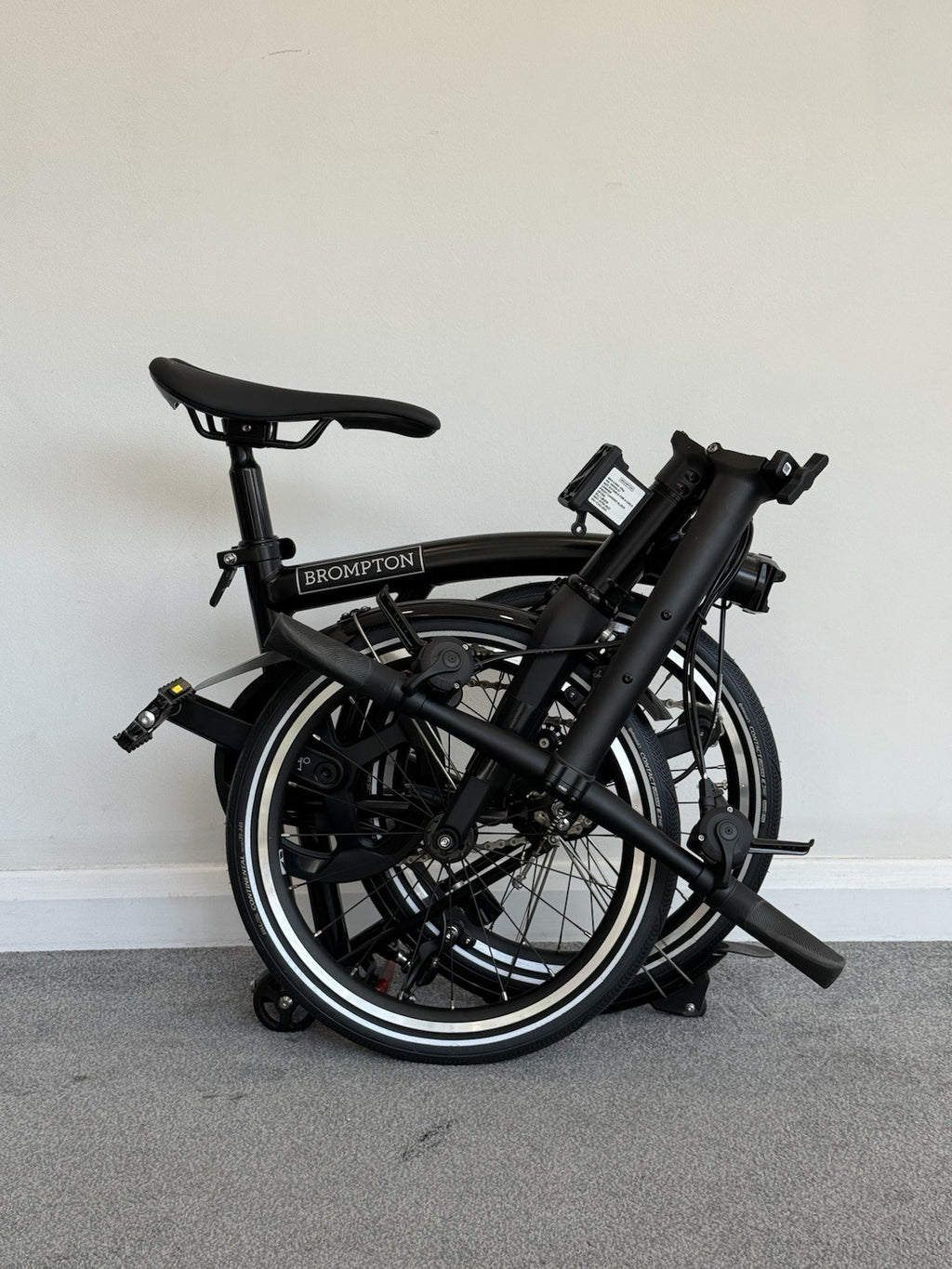 Brompton Folding Bike 12 Speed P Line Low Bar Excellent Condition Black Colour