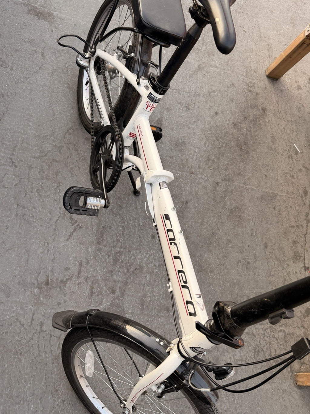 Carrera Transit 20in Folding Bike 3-Speed White/Black Rear Rack Mudguards