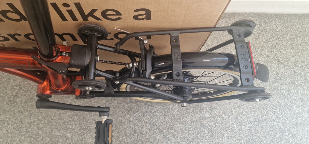 Brompton P Line 12 speed FLAME LACQUER + roller. Low £$🌎 Post📦🛫📮.RRP£2679
