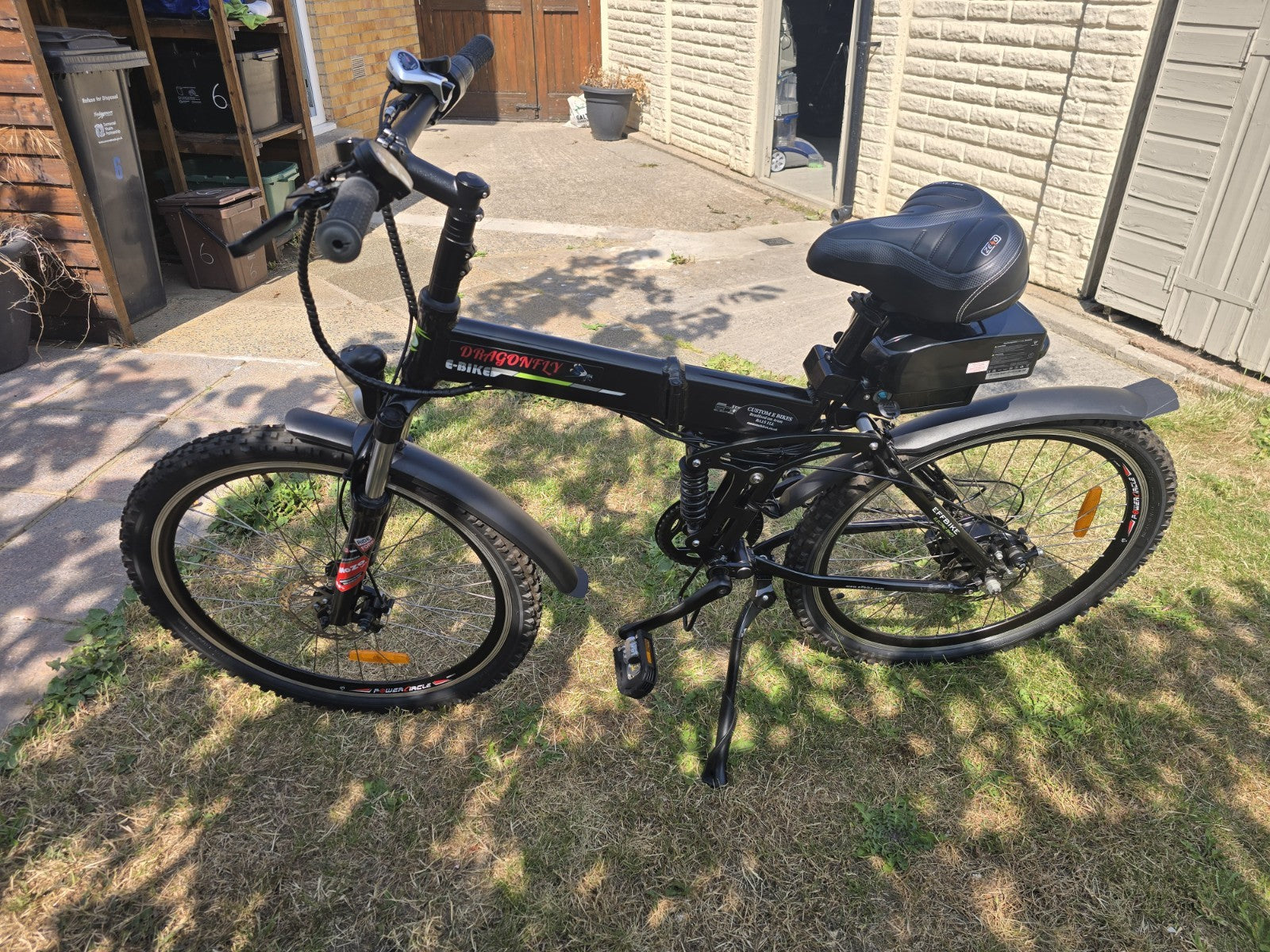 Folding Mountain Bike With Full Suspension. 250 watt, 25 to 35mile range