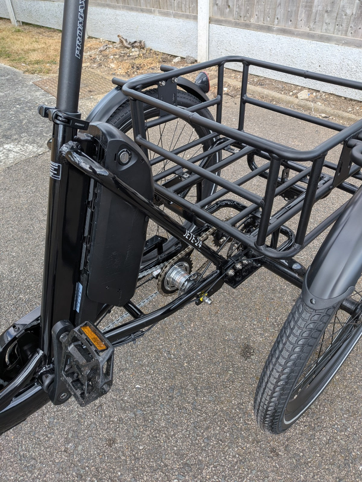 Jorvik Jet E 24 Folding E L E C T R I C Tricycle,24" WHEELS, EX Display Model
