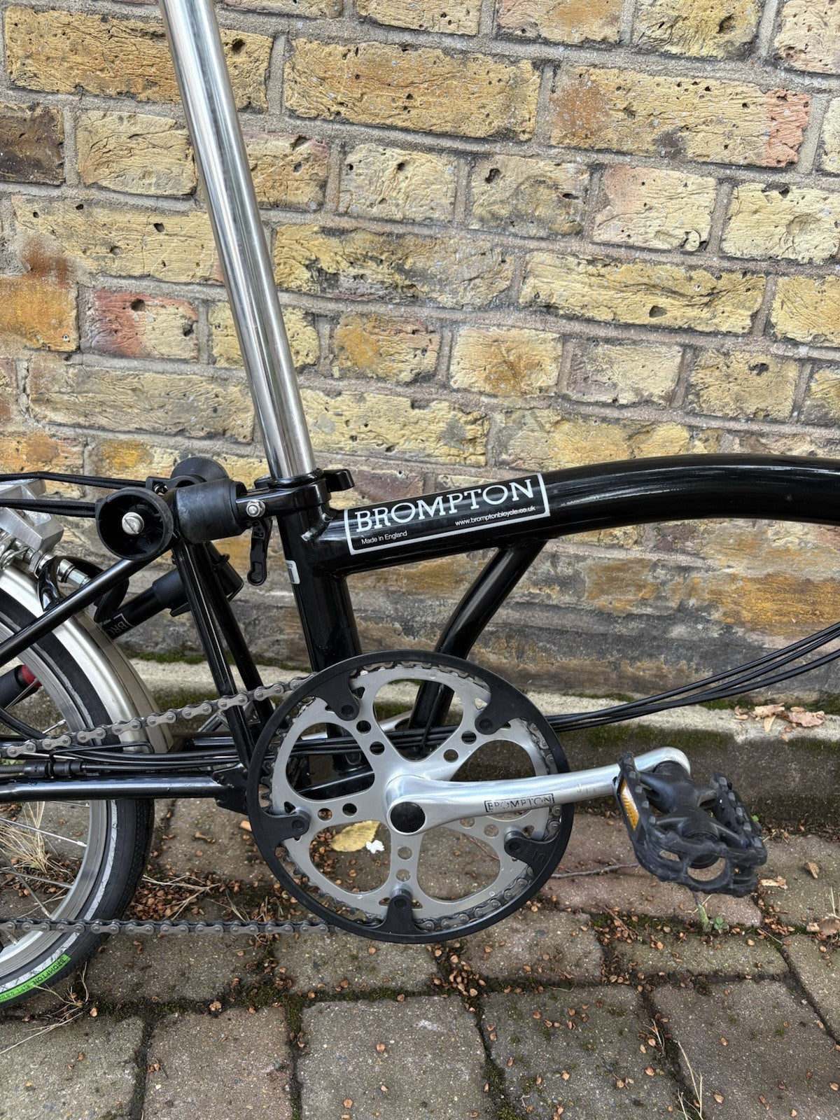 Brompton M6R Folding Bike 6-Speed - Black, w/ Mudguards and Rack - GC