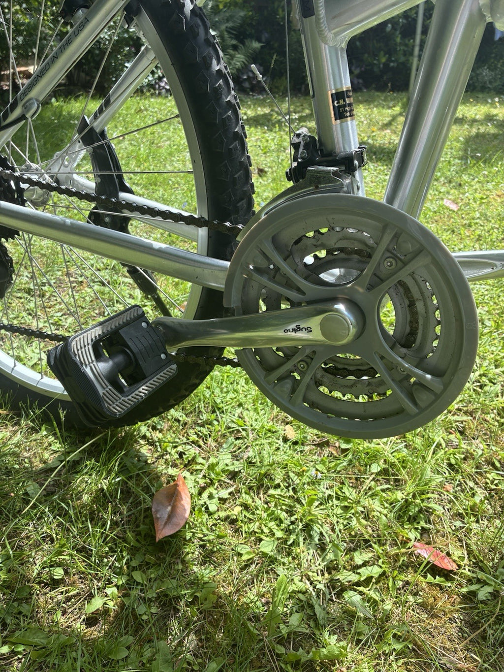 Dahon Espresso Full Sized Folding Bike - 26 inch wheels, medium frame