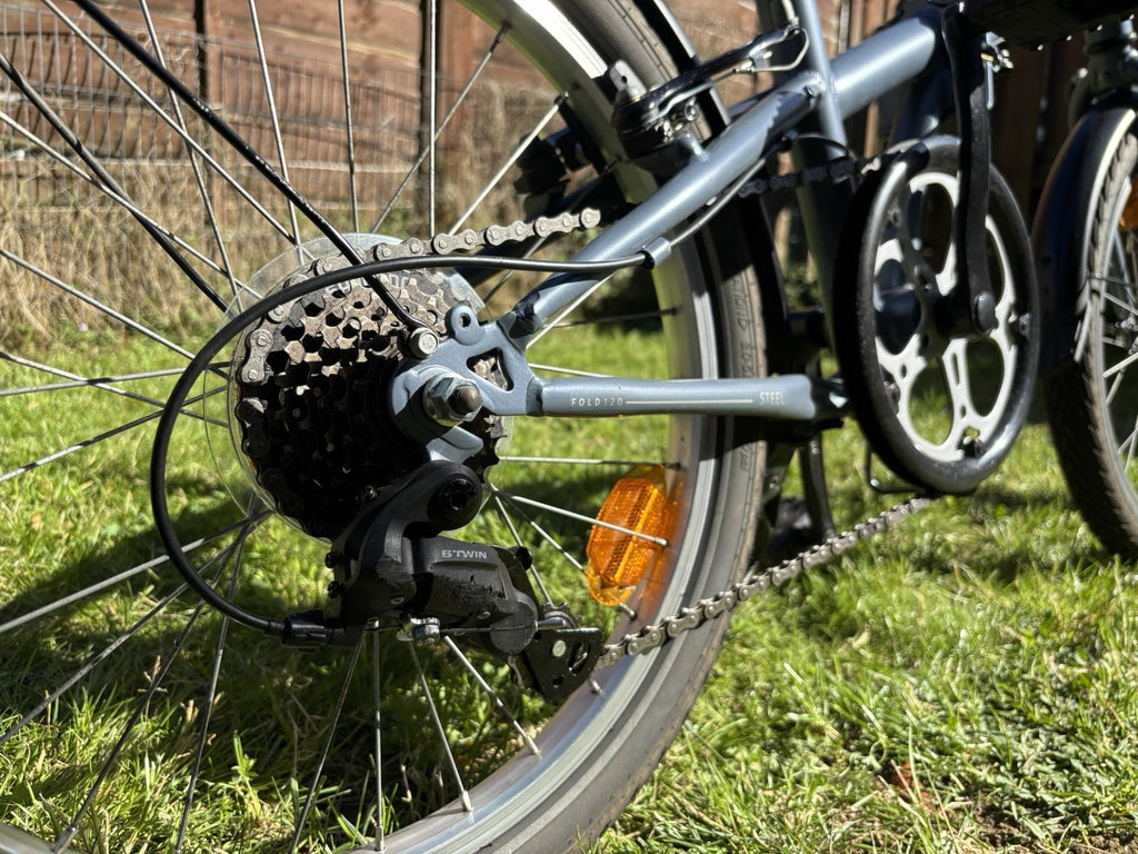 B'TWIN Fold 120 20in Folding Bike 6 Speed Steel Frame Mudguards Kickstand