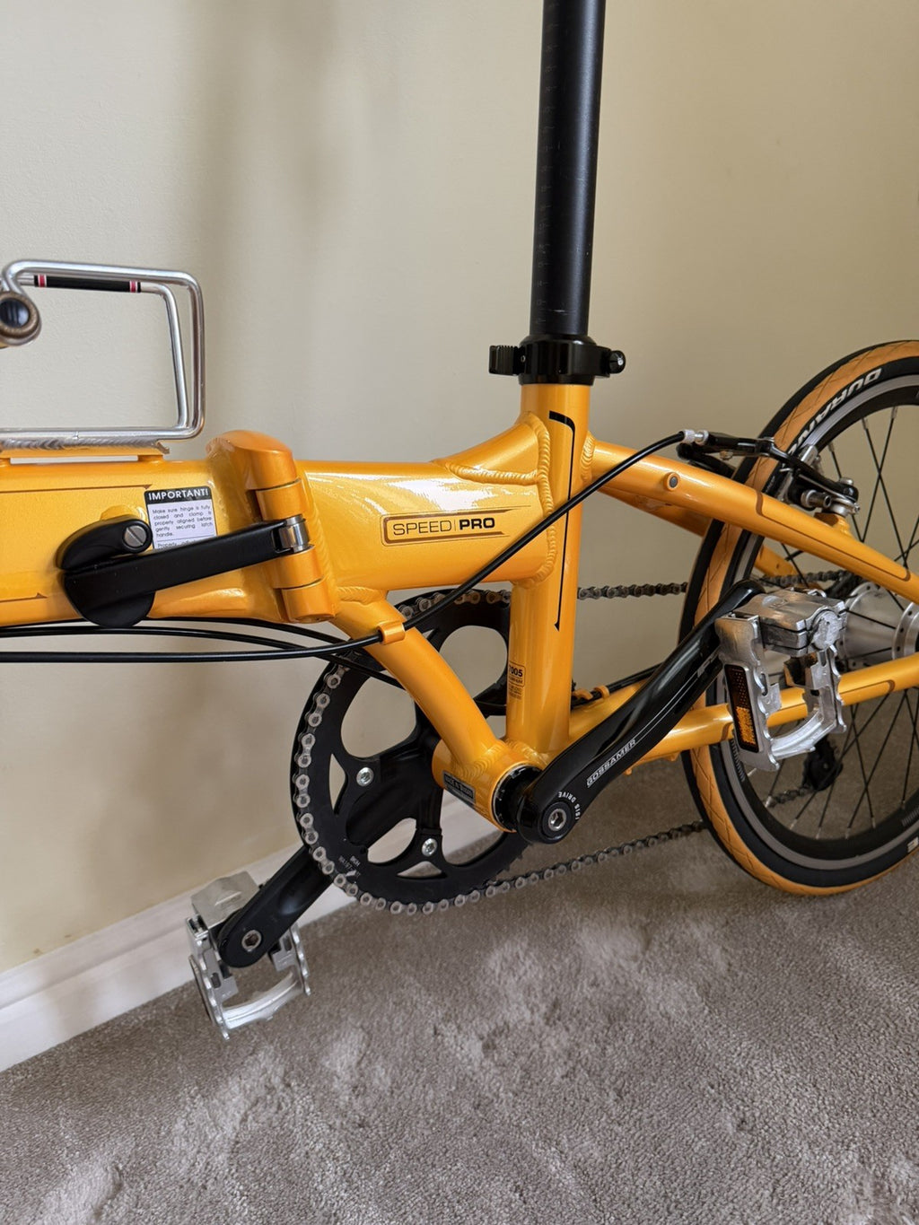 DAHON SPEED PRO TT FOLDING BIKE. HARDLY USED AS SHOWN.