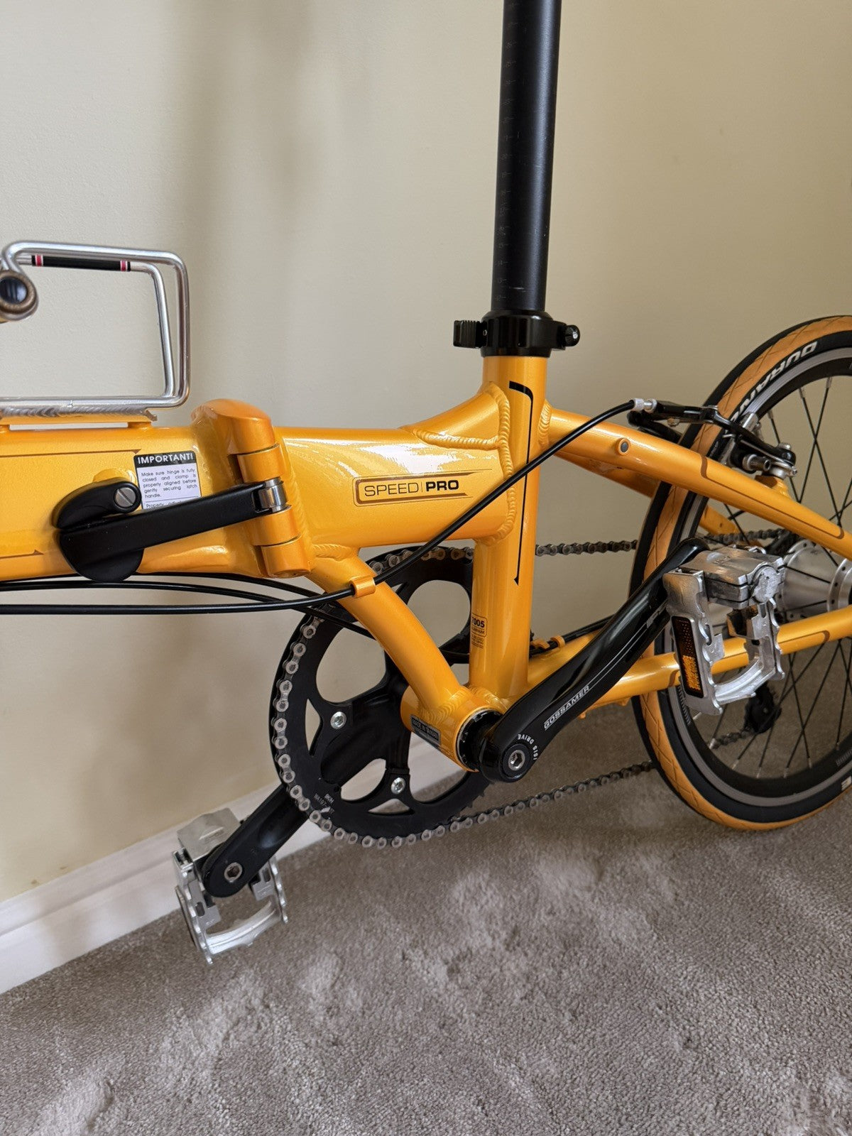 DAHON SPEED PRO TT FOLDING BIKE. HARDLY USED AS SHOWN.