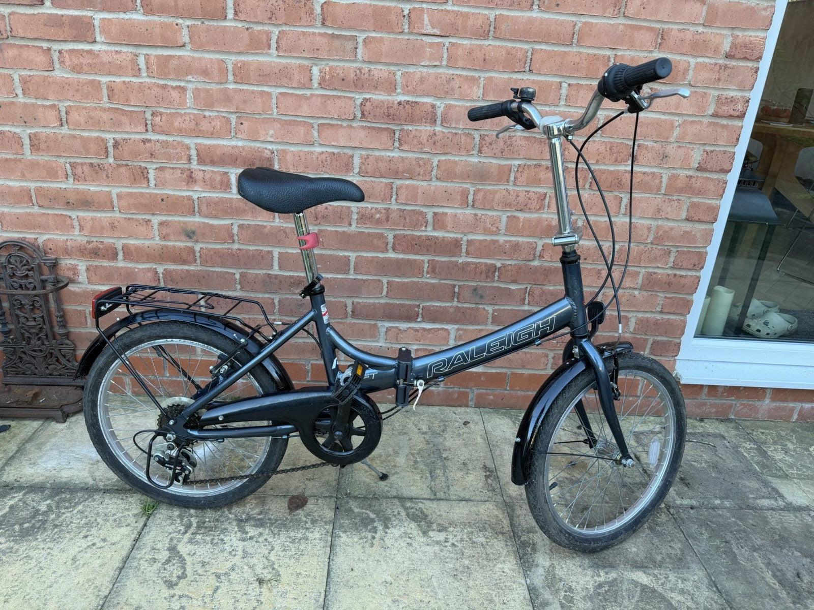 Blue Folding Raleigh Swift Fold up  Frame 6 Gears Revoshift 20” Wheels