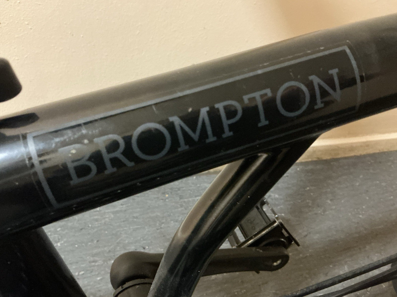Dec 2018 Brompton C Line 6 Speed H6L Folding bicycle in Black - Leisure Used