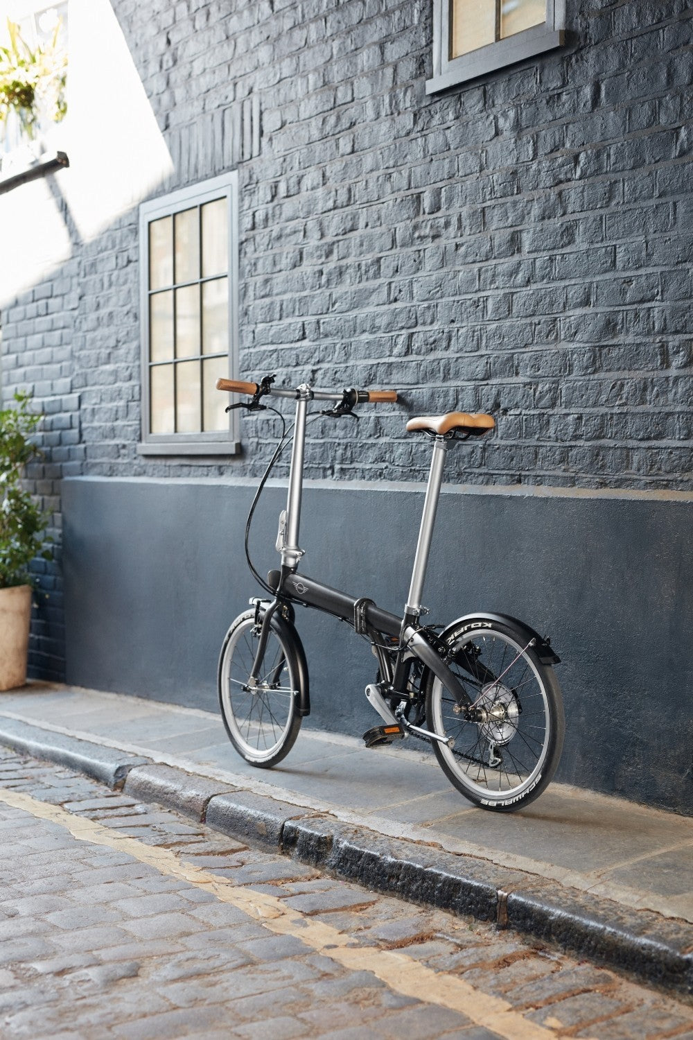 BMW MINI Folding bike lovely condition  8 gears