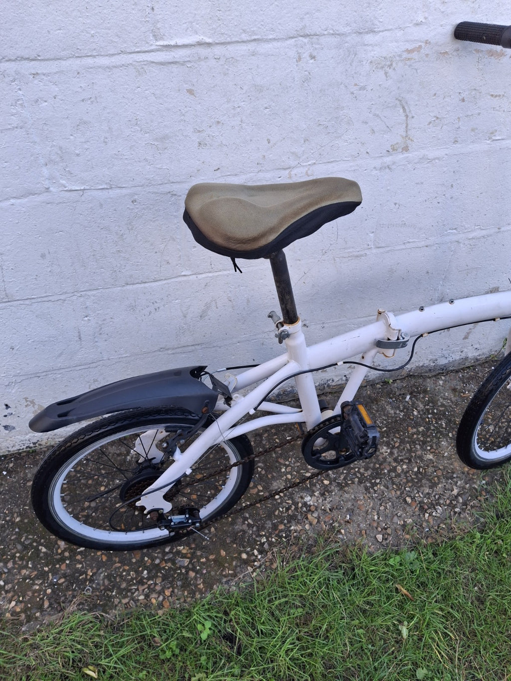 White 20" Folding Bike - 6 Speed Compact City Commuter Bicycle - Good Condition