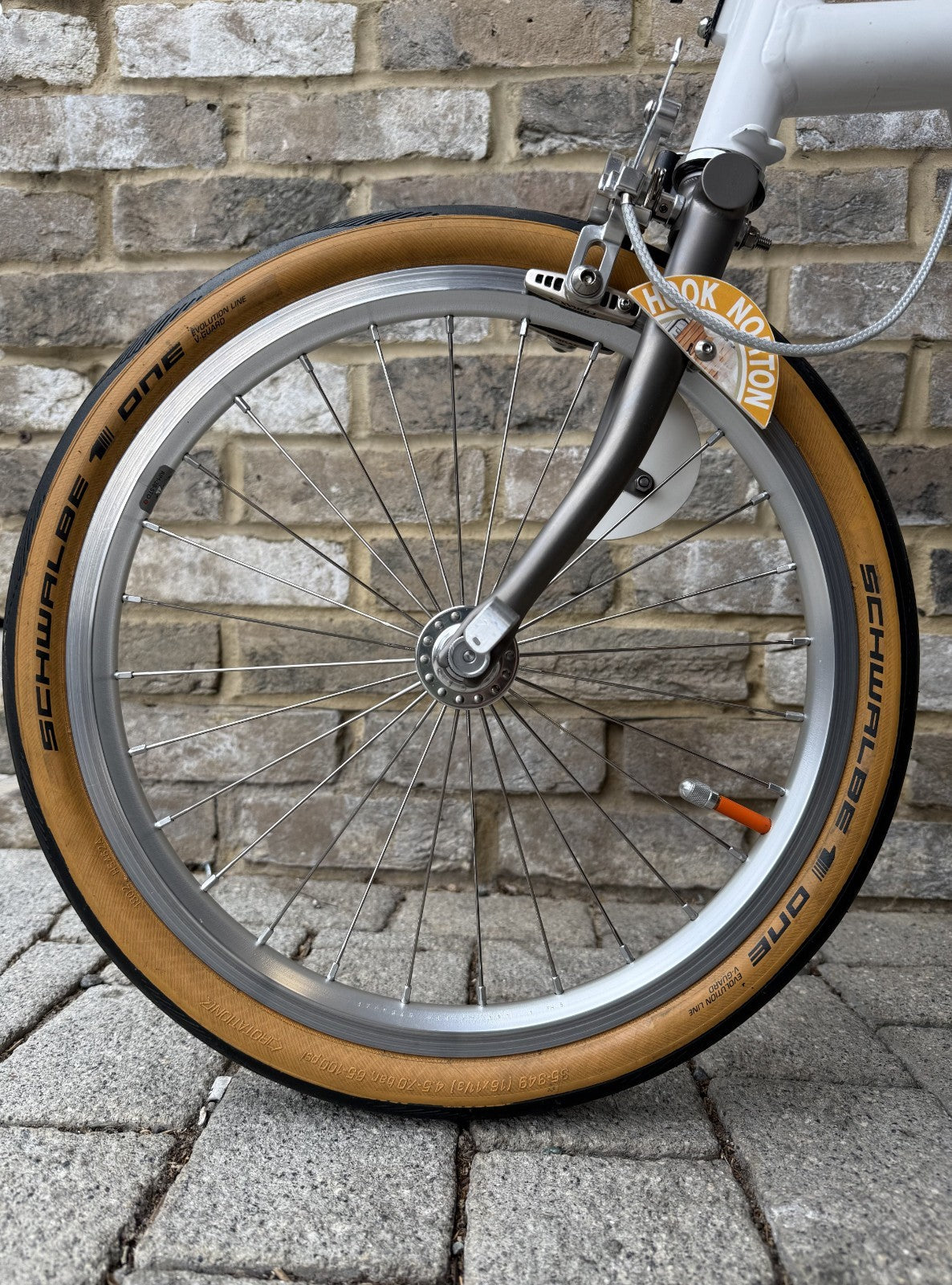 Brompton White Superlight Titanium S2E-X + OVER £400 UPGRADES - WORLDWIDE SHIP