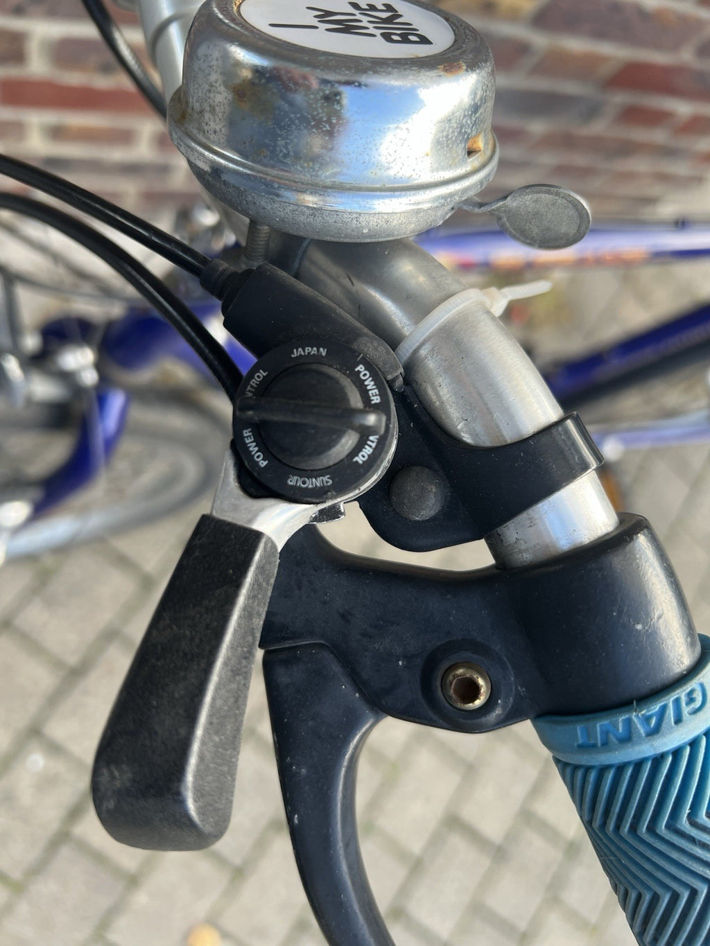 Montague Bi-Frame Folding Mountain Bike in very good condition- badged Rudge