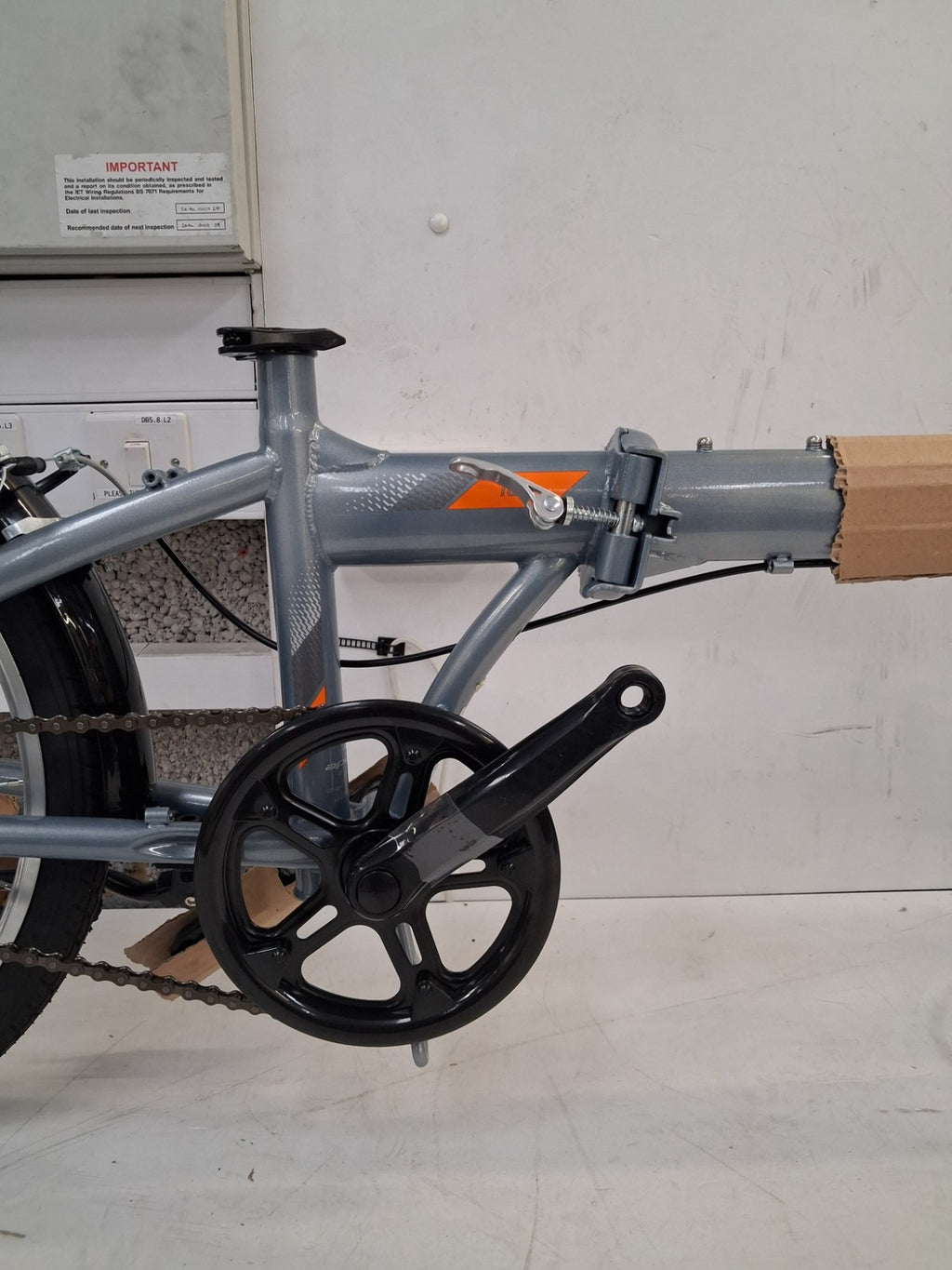 Apollo Tuck Folding Bike 20in Single-Speed One-Size Grey/Orange (No Tools)