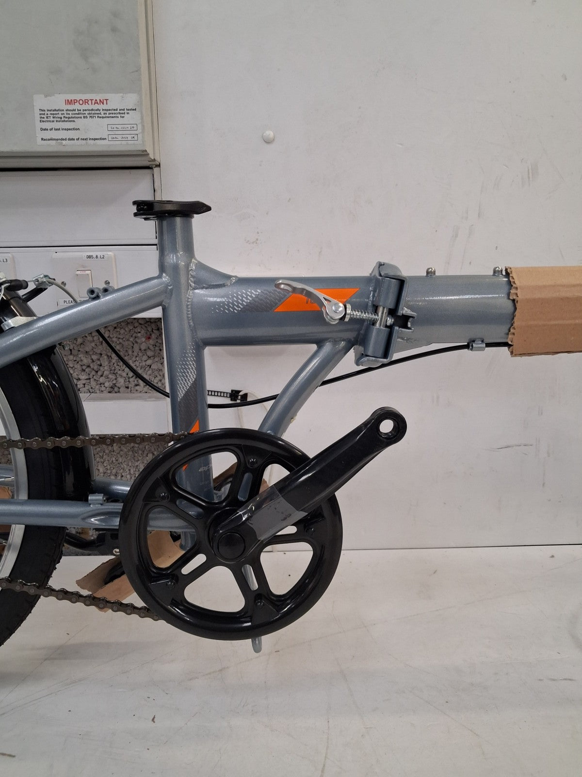 Apollo Tuck Folding Bike 20in Single-Speed One-Size Grey/Orange (No Tools)