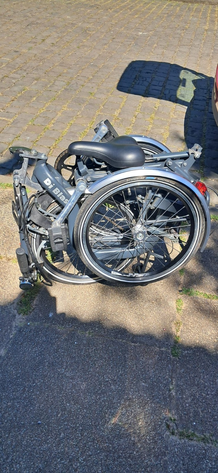 Di Blasi R32 Adult Folding Tricycle (compact folded) Excellent condition.