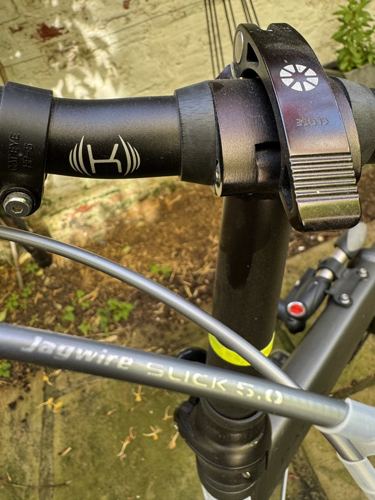 Dahon Jetstream P8 folding bike