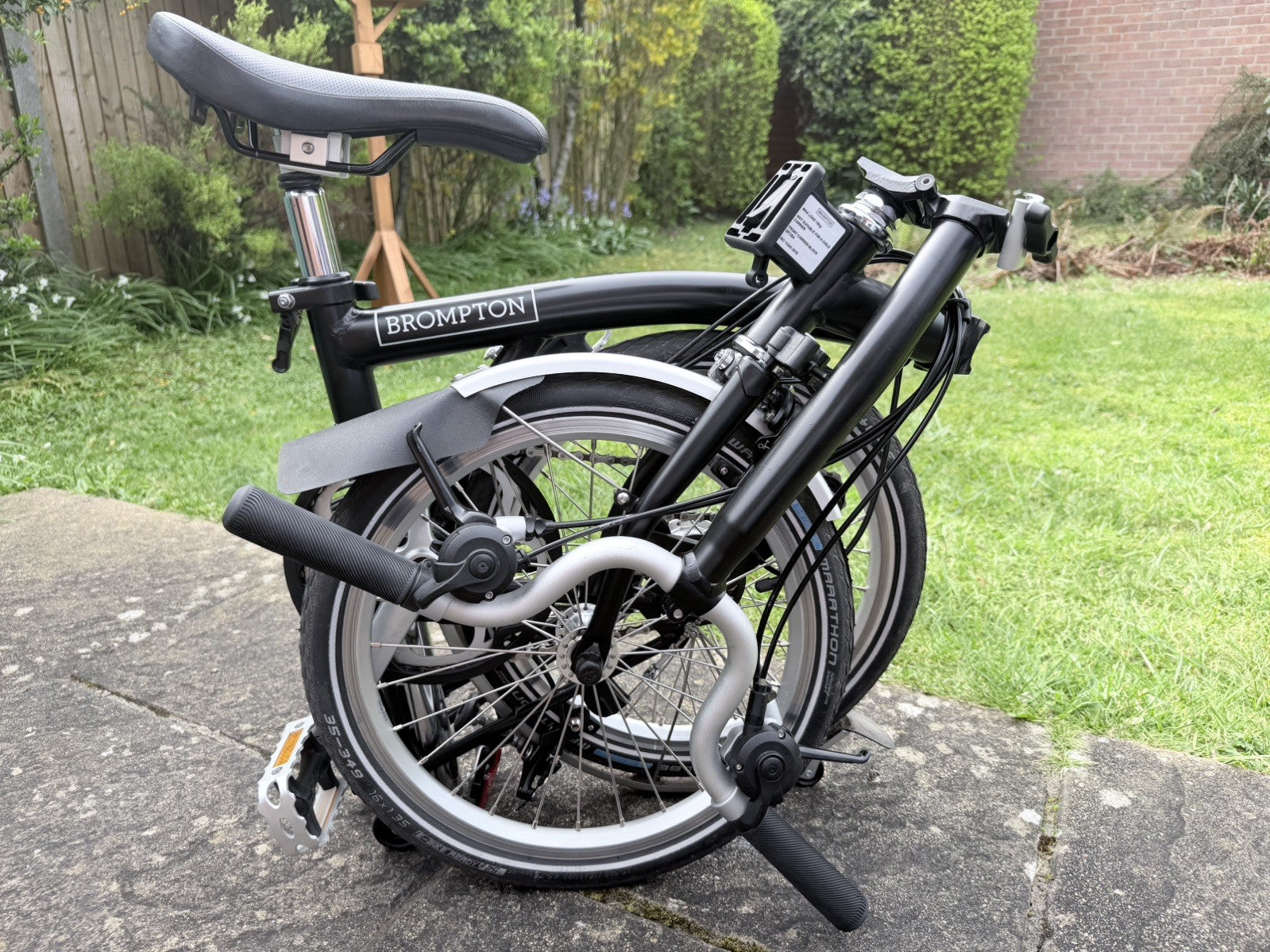 Brompton 2018 M6L folding bike in black. Great condition
