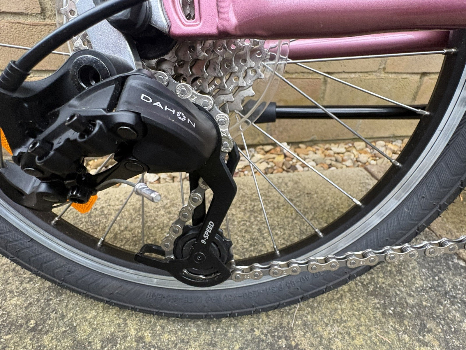 Dahon Mariner D8  8-Speed Folding Bike Pink