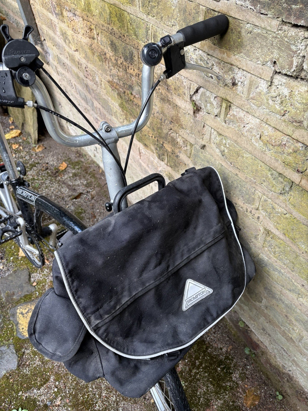 Brompton Folding Bike 16in 31cm Black/Silver Mudguards Reflectors Front Bag inc