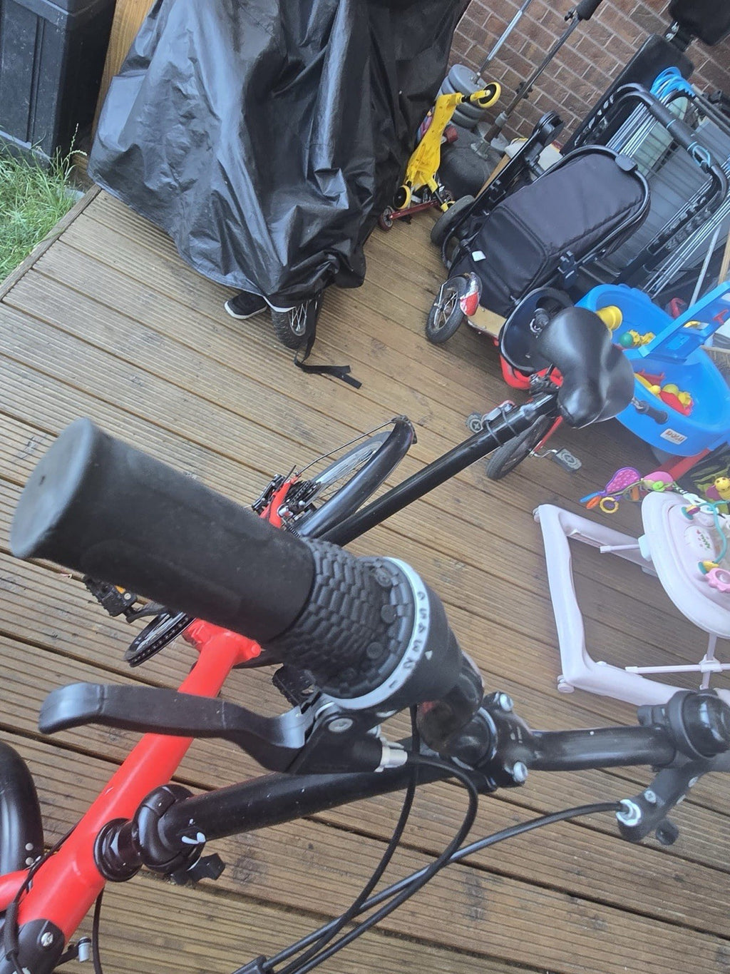 B’TWIN 20in Red Folding Bike V-Brake Mudguards Kickstand Grip Shifter