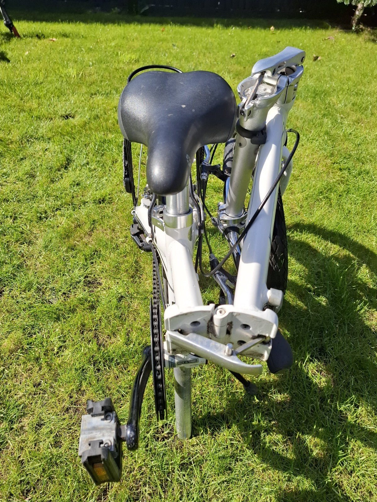 Dahon Vybe D7 Folding Bike White Alloy Lightweight 7 speed 11kg Adjust Seat+Bars