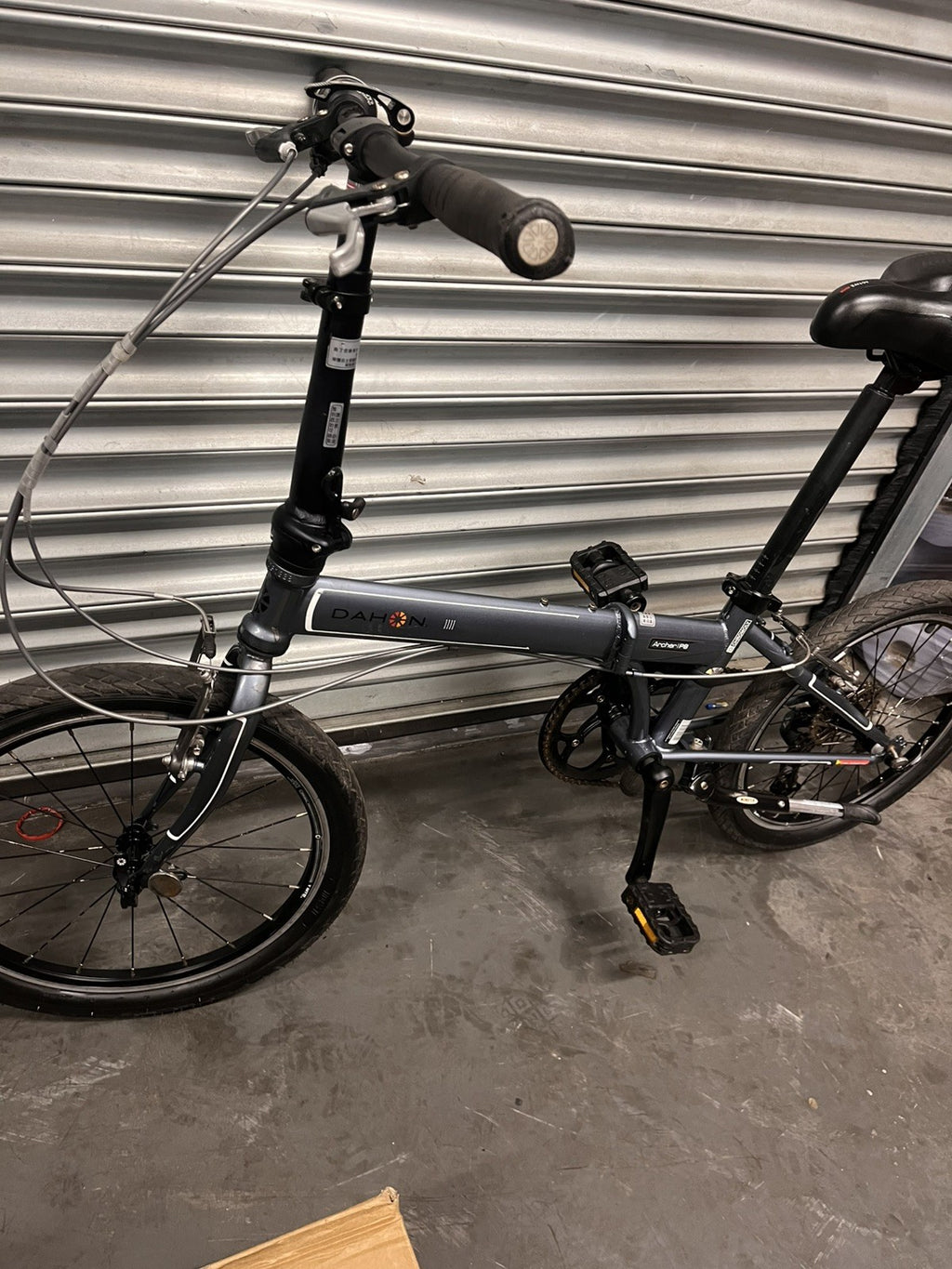 Dahon Archer P8 City Bike 8 Speed Folding Bike