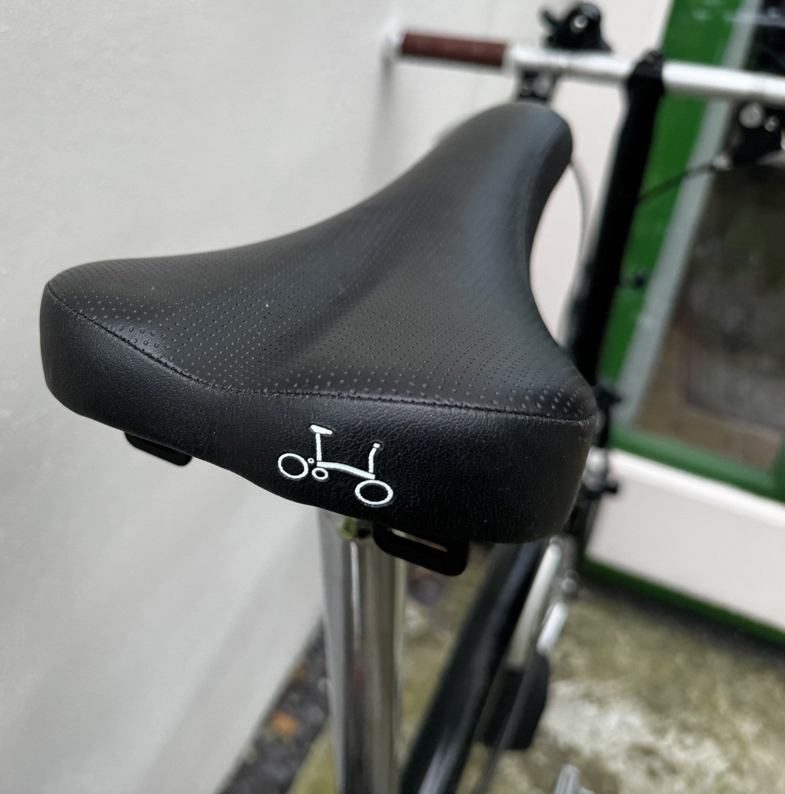 Brompton S2L 2 Speed Folding Bike Black - mudguards - Brooks grips - front block