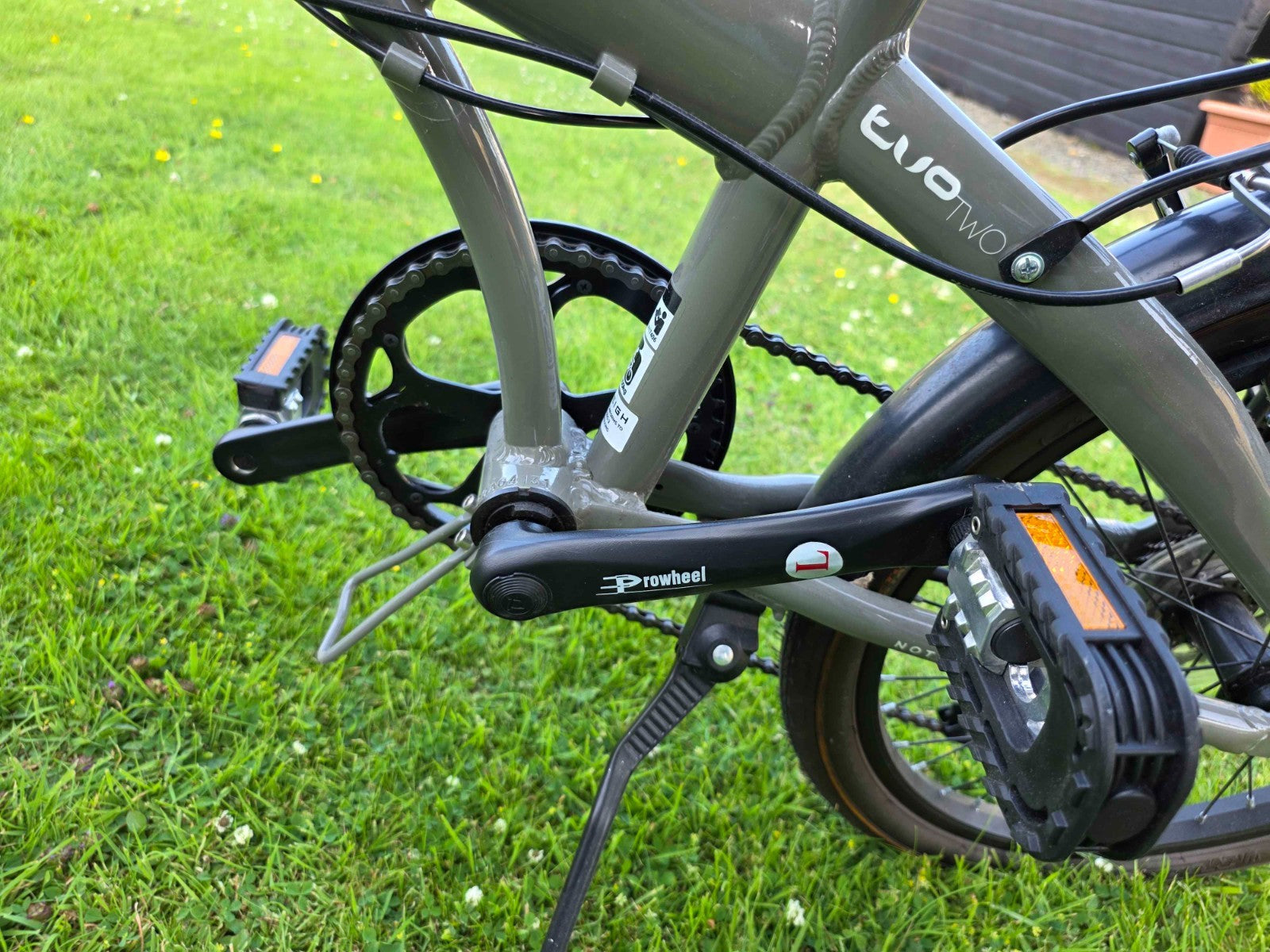 Raleigh Evo Two Folding Bike - Grey –never used - White decal