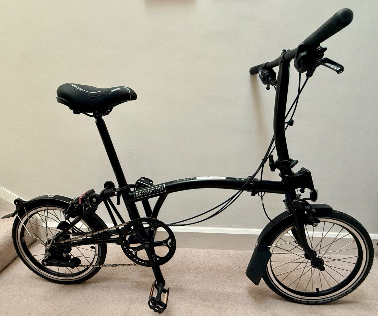 BRAND NEW 2025 BROMPTON C Line 6-speed, Low Handlebar, Folding Bike, Matt Black