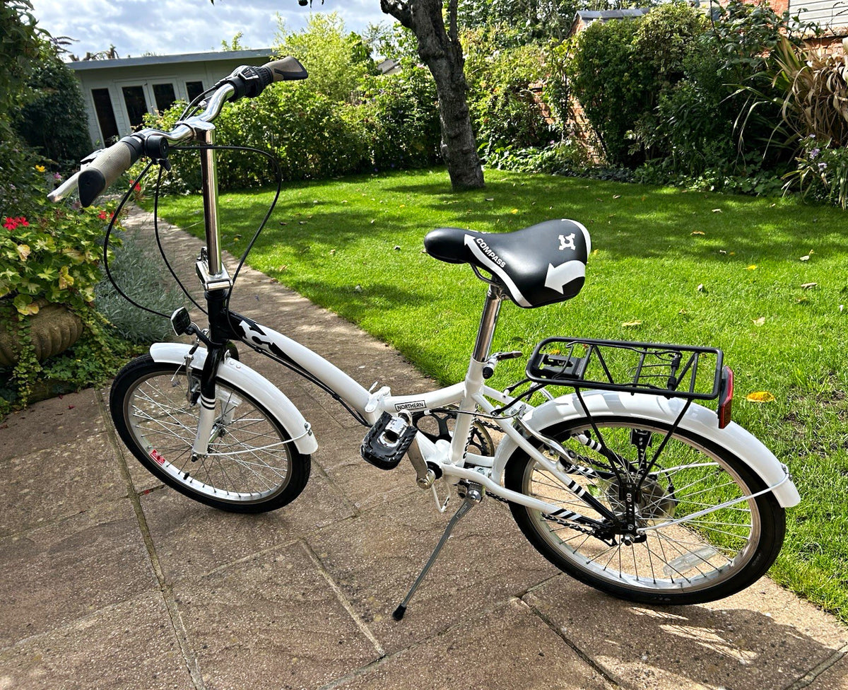 Compass ‘Northern’Folding Bike 20in 6-Speed White/Black Rack Mudguards Kickstand