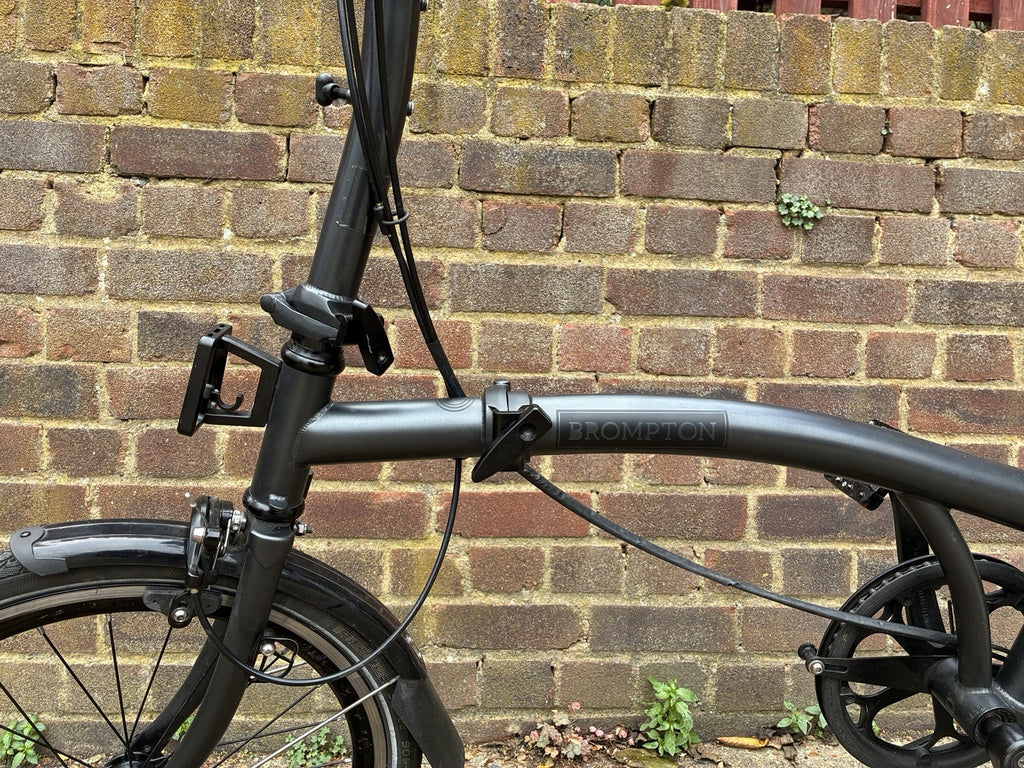 Brompton C line  Folding Bike 9 speed  16in Black 23cm