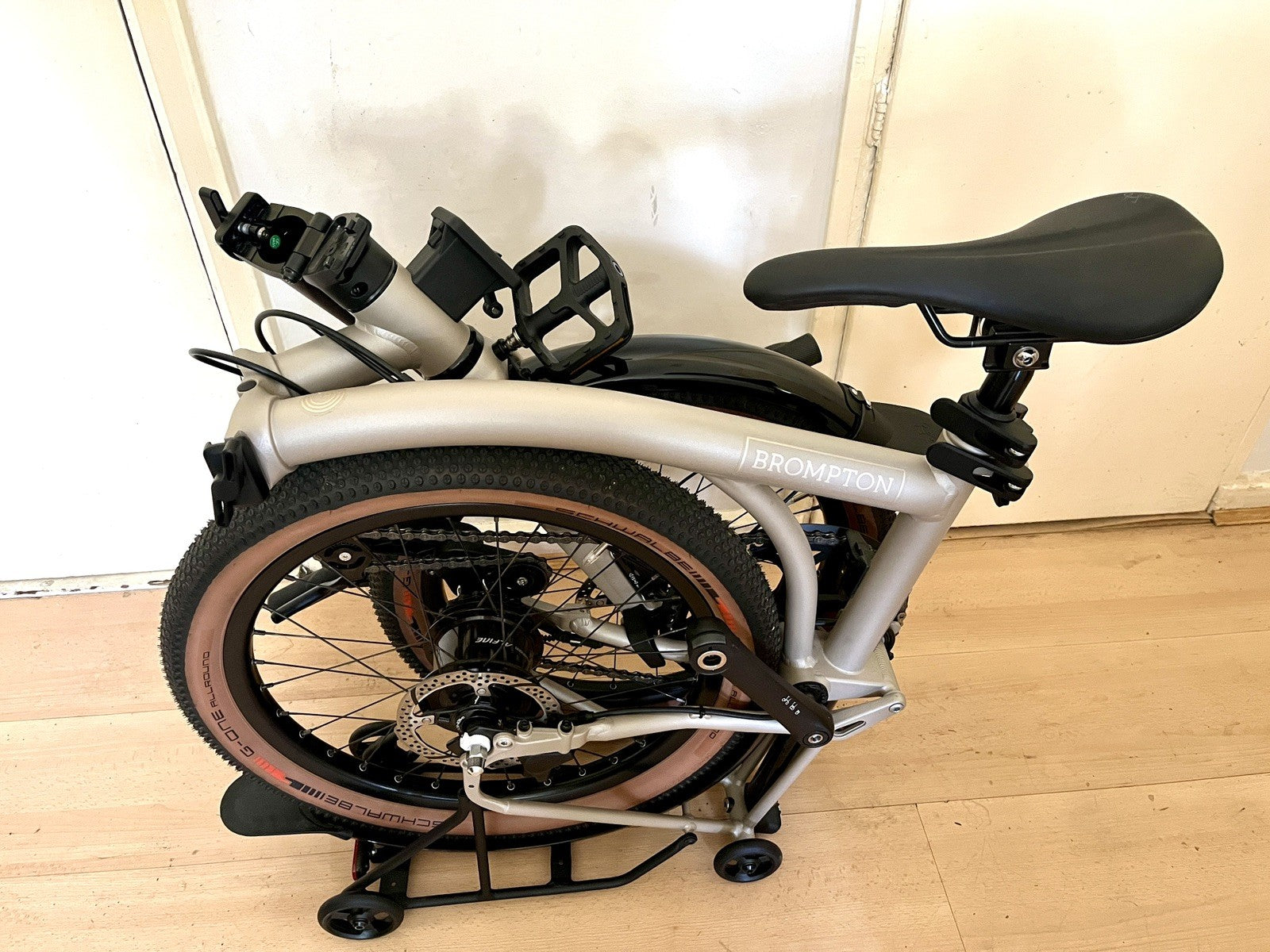 Brompton G-Line Traildust White w Mudguards and Rack, 8 Speed, 2025 L