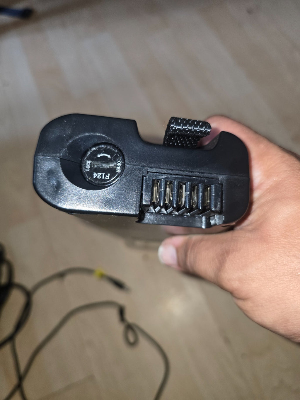 Carrera Crosscity Battery Replacement 5 Pin