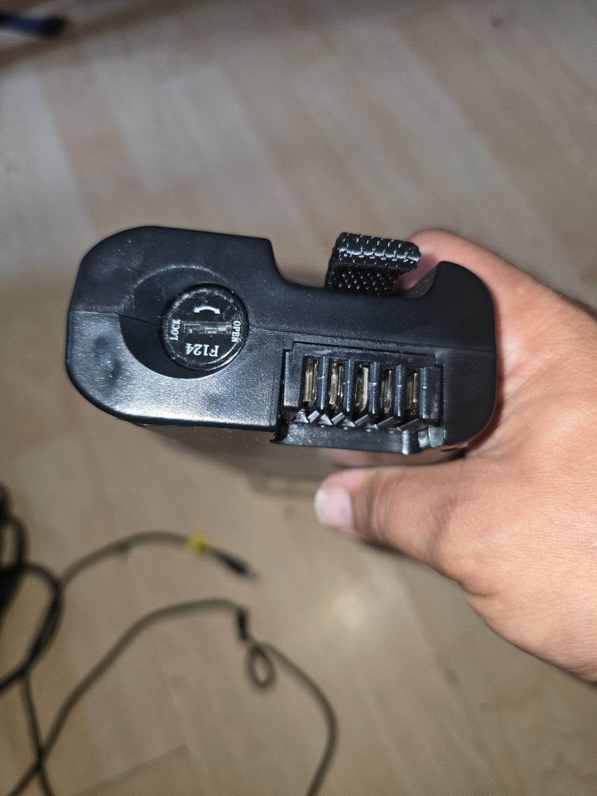 Carrera Crosscity Battery Replacement 5 Pin