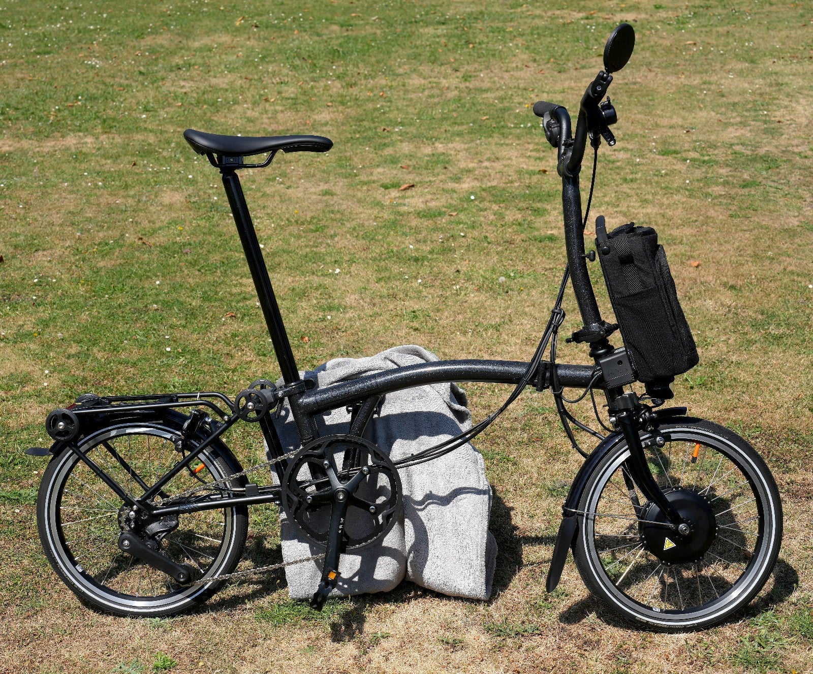 BROMPTON ELECTRIC P LINE 4 SPEED FOLDING BIKE IN BLACK SPARKLE