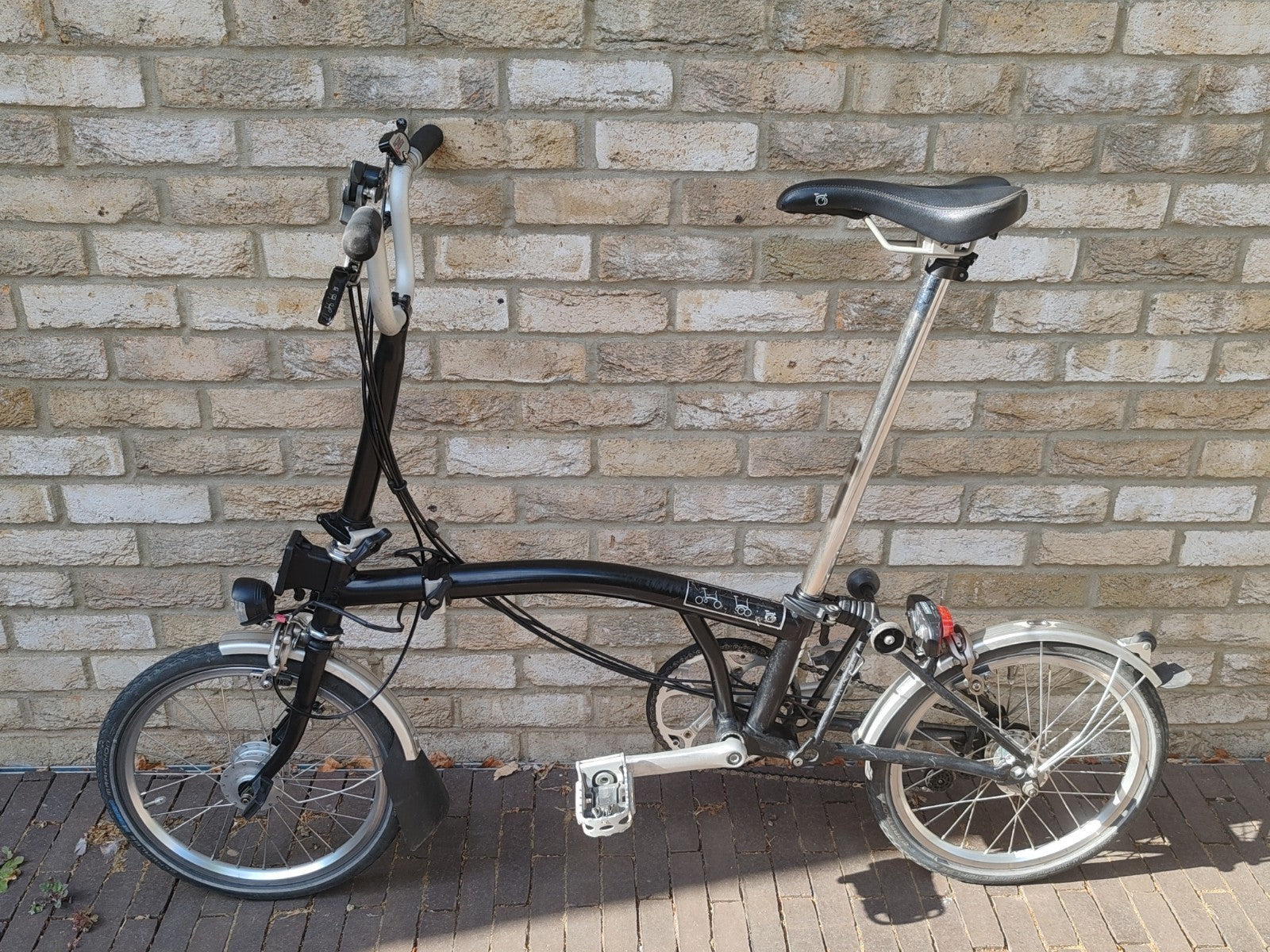 Brompton M6L 6 Speed Folding Bike – Black – Dynamo Lights – Sturmey Archer