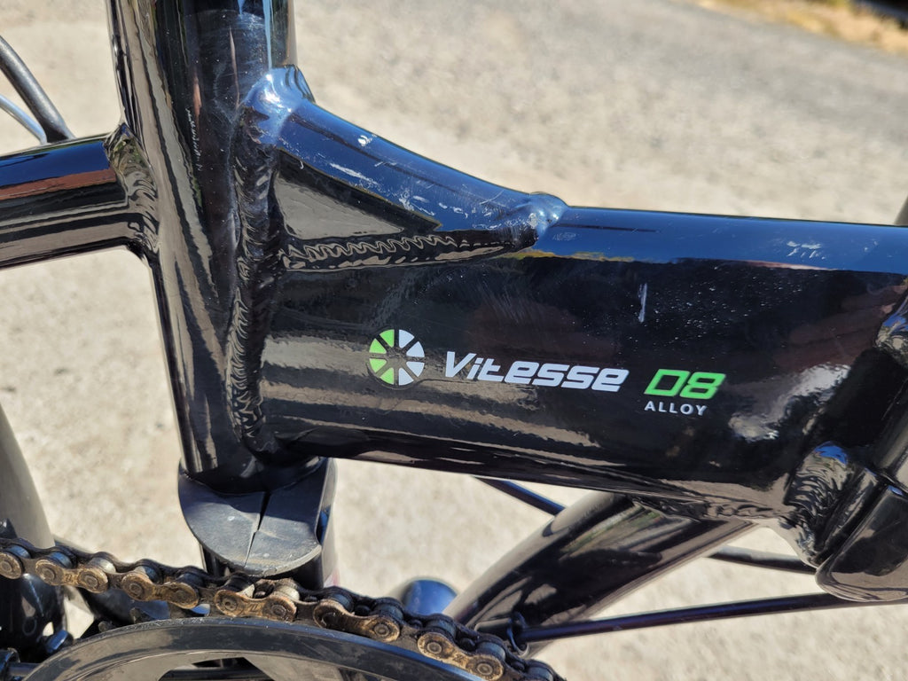 Dahon Vitesse D8 Folding Bike. Black with black  20" Wheels.