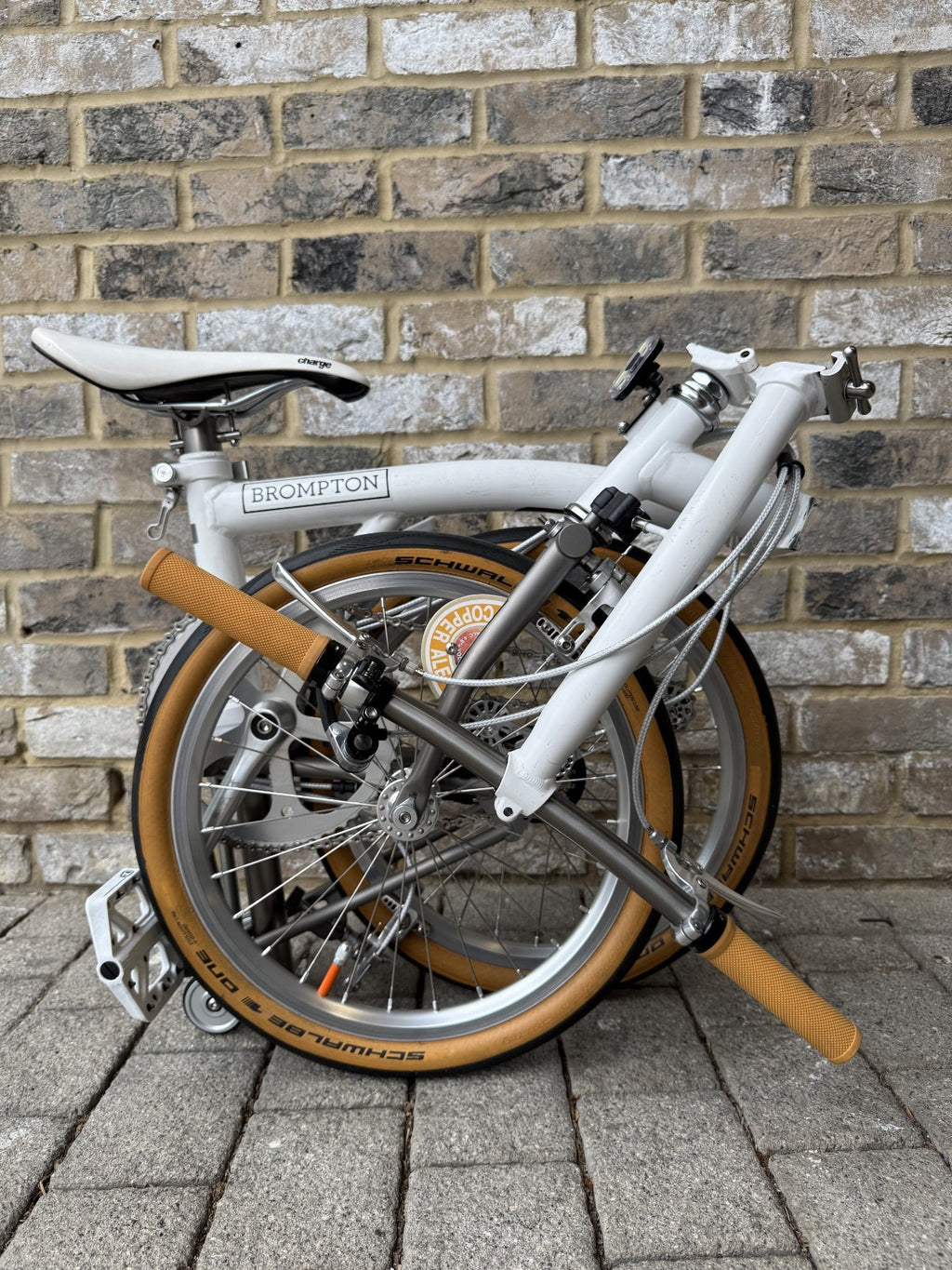 Brompton White Superlight Titanium S2E-X + OVER £400 UPGRADES - WORLDWIDE SHIP